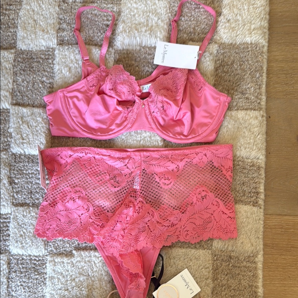 Le Mystere Vibrant Pink Lace Lingerie Set